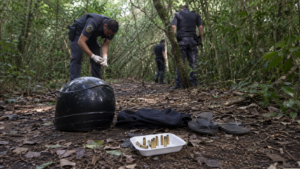 Polícia encontra 22 munições e roupas em rota de fuga de ataque a tiros